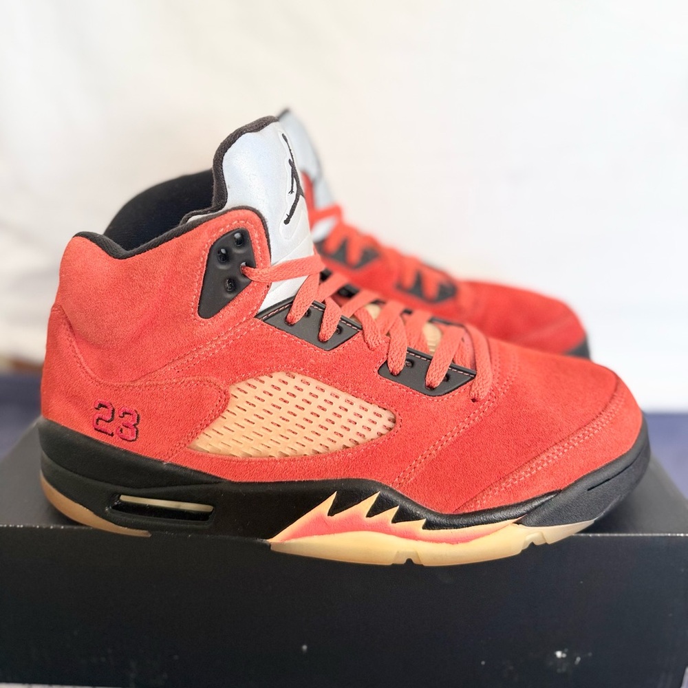AUTHENTIC Jordan 5 Retro Dunk on Mars size 10.5M/12W DD9336-800 2023 PREOWNED